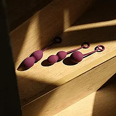 ���� �� ����� ���� �������. Svakom-00783